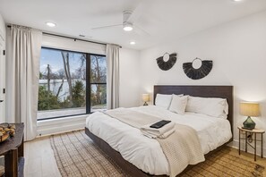 4 habitaciones, tabla de planchar con plancha, wifi y ropa de cama 