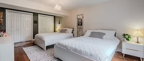 Strykejern/-brett, wi-fi og sengetøy