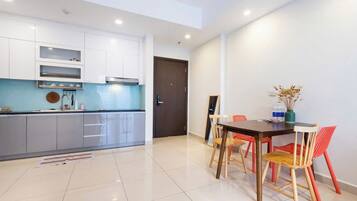 In-room safe, desk, laptop workspace, blackout curtains