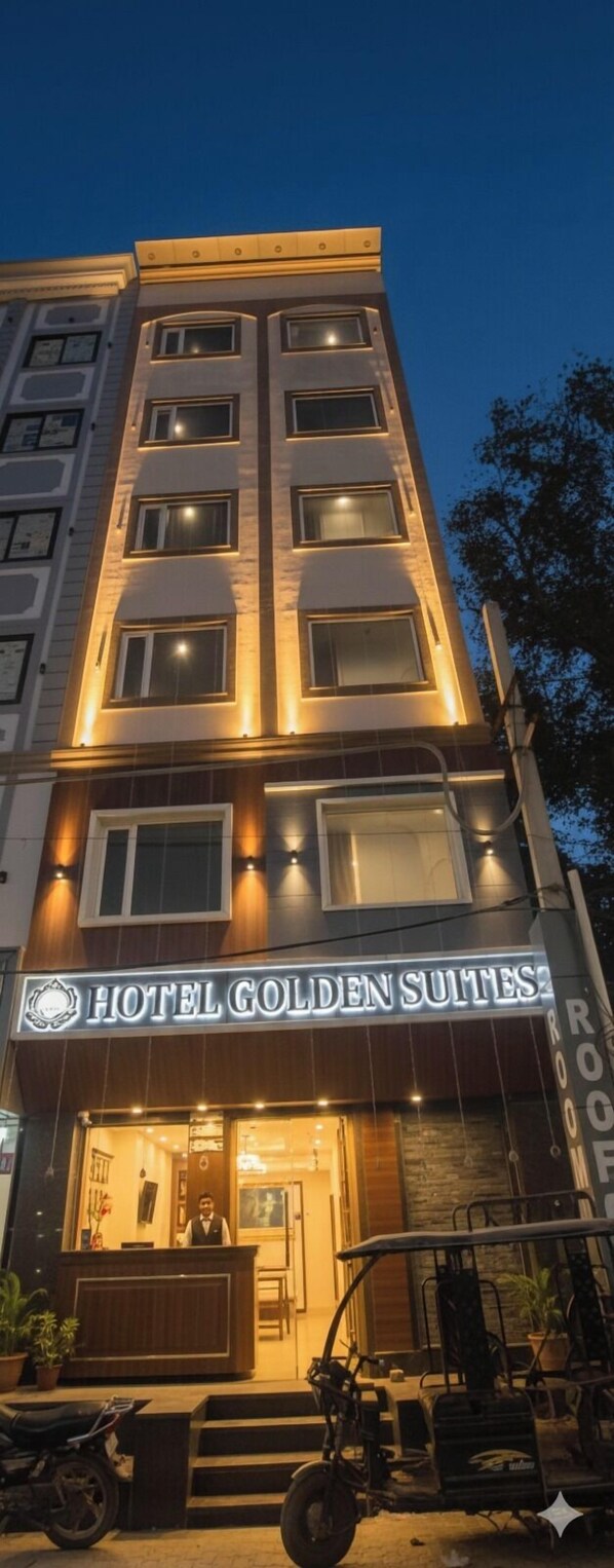 Front of property - Hotel Golden Suites Amritsar (Amritsar)