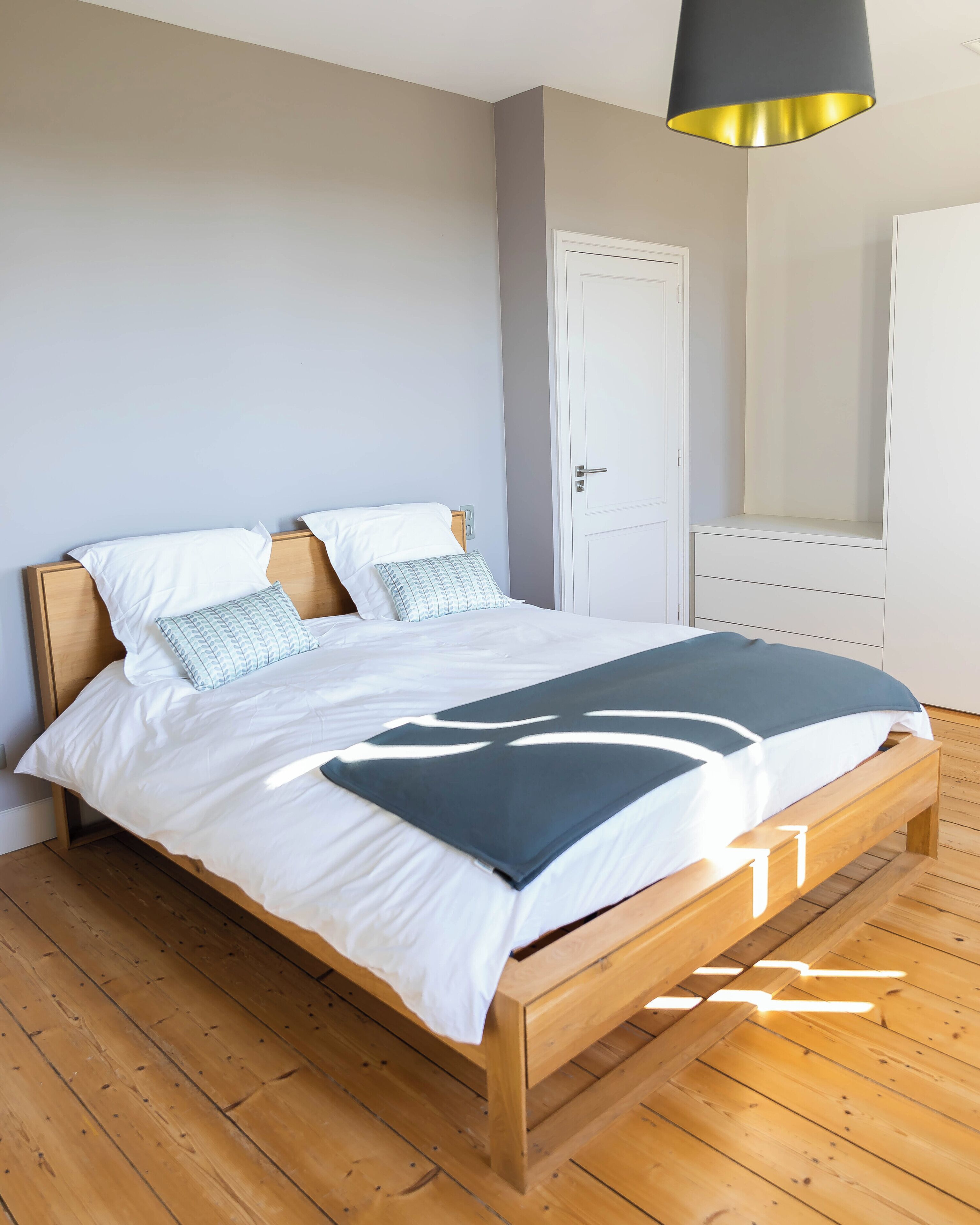 Bügeleisen/Bügelbrett, Internetzugang, Bettwäsche