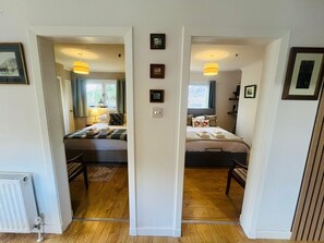 2 makuuhuonetta, silitysrauta/-lauta, Wi-Fi, vuodevaatteet