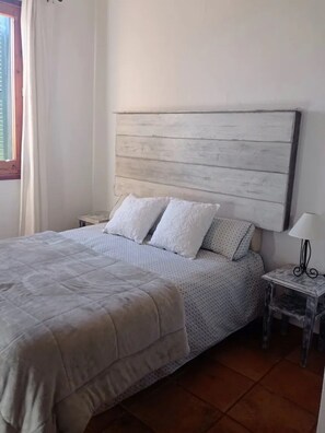 2 slaapkamers, een strijkplank/strijkijzer, wifi, beddengoed