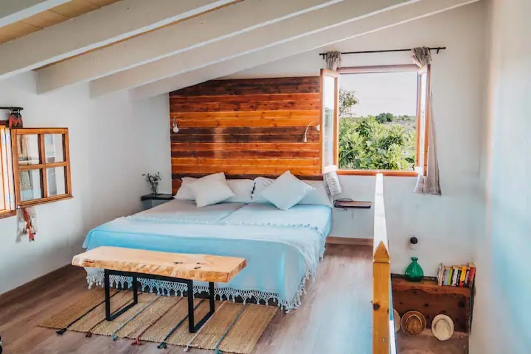 2 slaapkamers, een strijkplank/strijkijzer, wifi, beddengoed