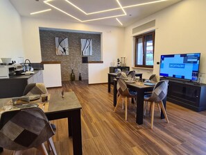 Free daily buffet breakfast - Rossi&Nero Resort  (Campania)