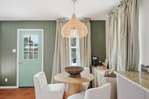 Interior - The Courtside Oasis, Mini Golf, Pool, Hot Tub (San Antonio)