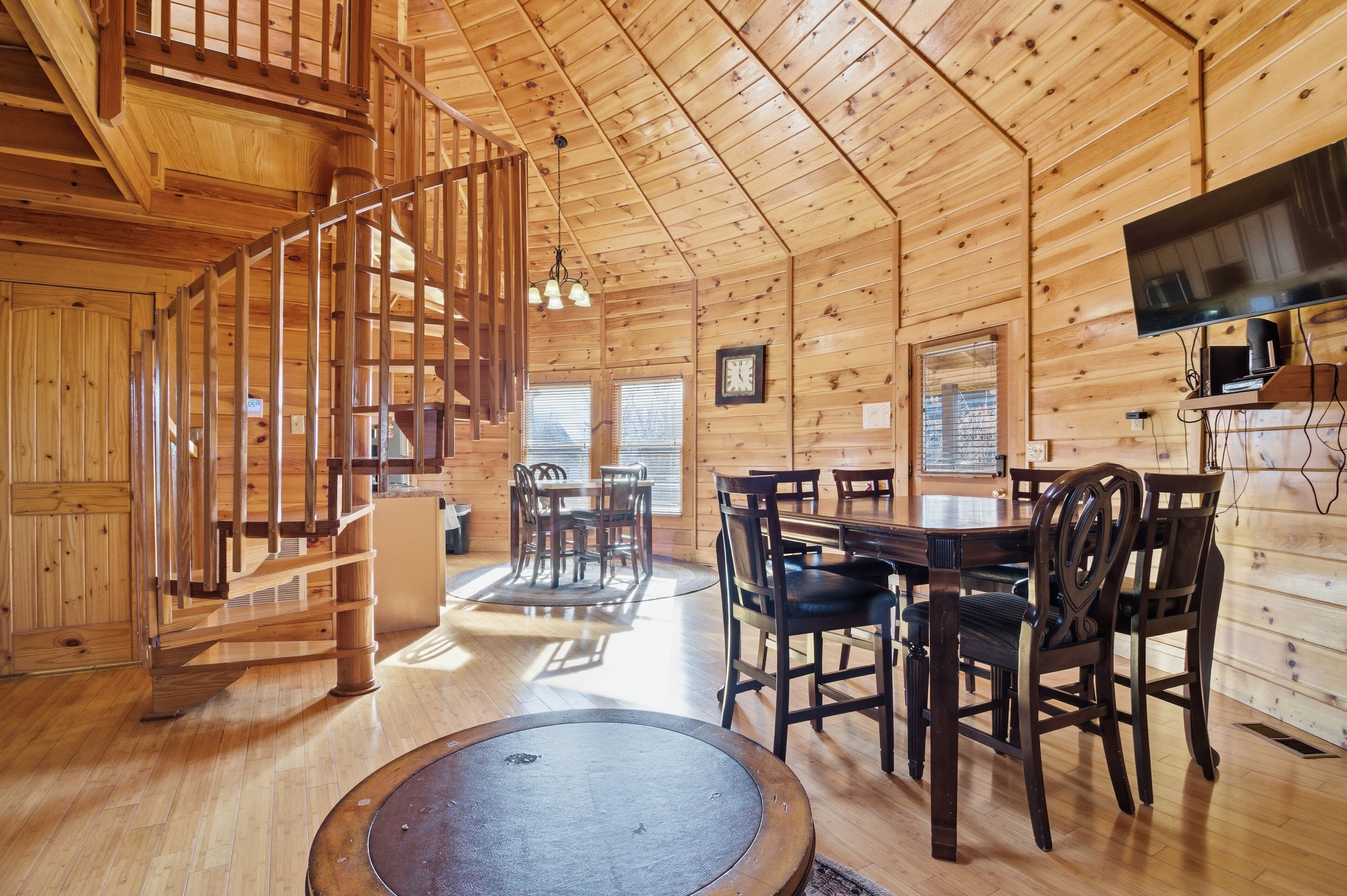 行政小屋, 2 間臥室, 熱水浴缸, 山景 | 房內用餐