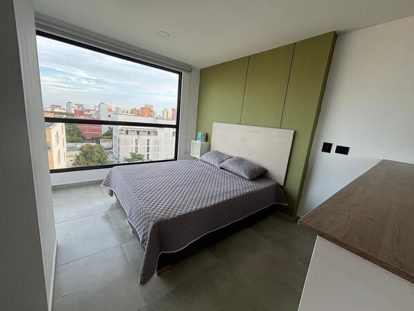 Basic Studio, City View | Desk, laptop workspace, free WiFi - Coral Tower (Barranquilla)