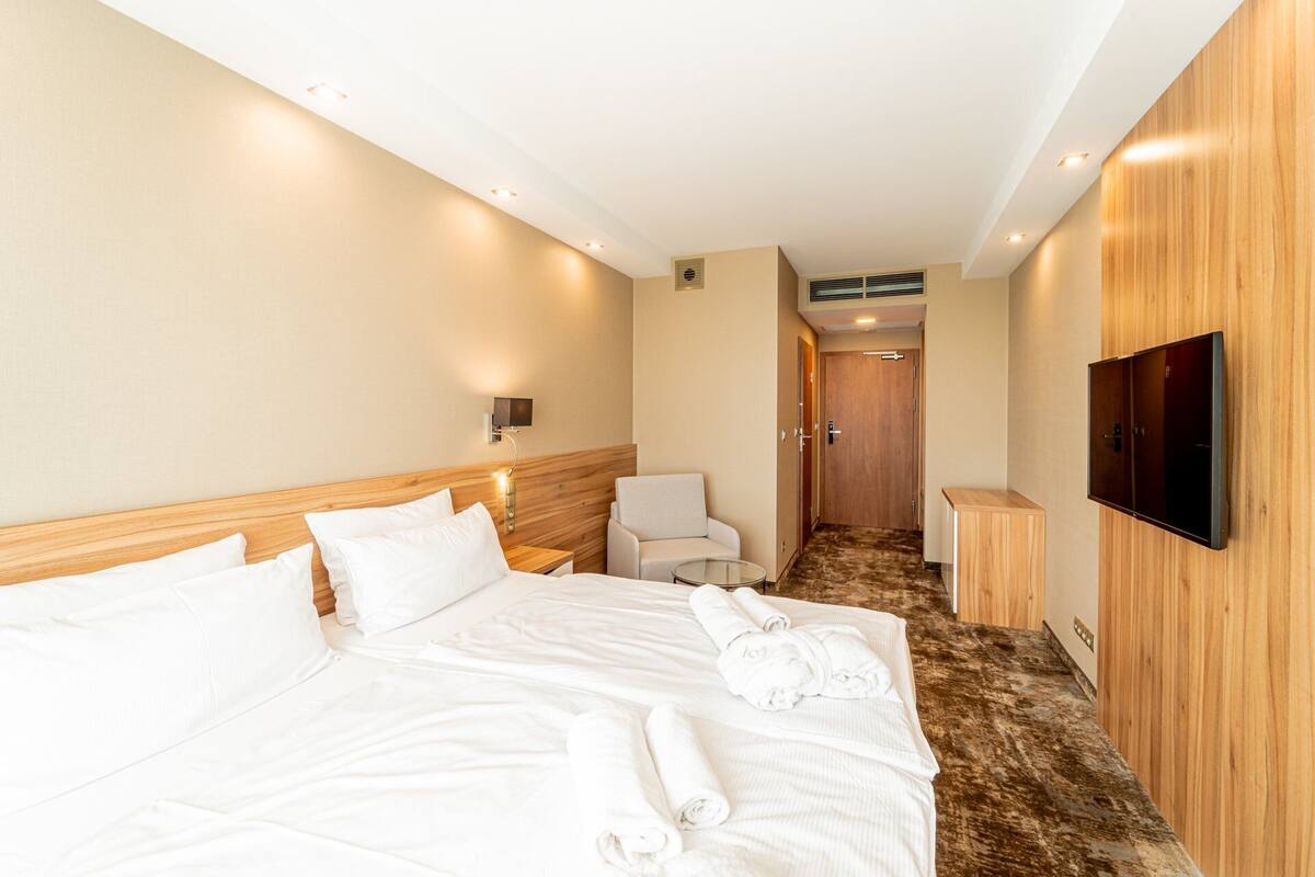 Classic Double Room | Meja, ruang kerja komputer riba, katil bayi/kot (surcaj), Wi-fi percuma 