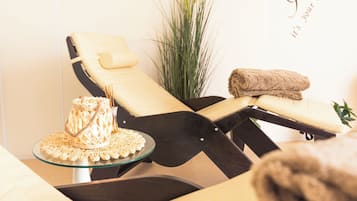 Couples treatment room(s), body treatments, body scrubs, facials