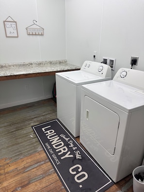 Interior - Modern & Cozy Downtown Retreat (Iron Mountain)