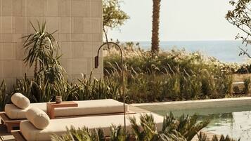 Suite, Private Pool (Sea Front) | WiFi (free), bed sheets
