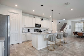 Coffee/tea maker, fridge, microwave, oven - 11BR FamilyHome/Games @ Solara + Resort Access! (Kissimmee)