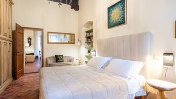 1 habitación, tabla de planchar con plancha, wifi y ropa de cama