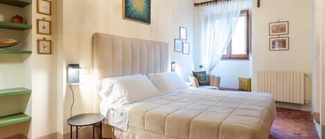 1 غرفة نوم ومكواة/لوح كي وواي فاي وملاءات أسرّة