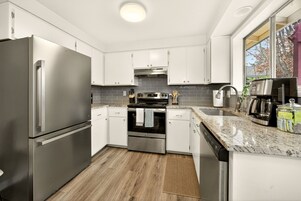 Casa conforto, 3 quartos, aceita animais de estimação | Cozinha privada