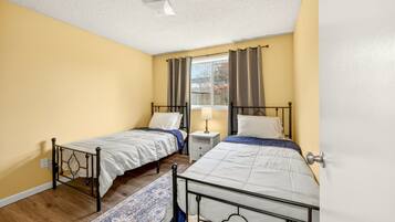 Comfort House, 3 Bedrooms, Pets allowed | Blackout curtains, iron/ironing board, free WiFi