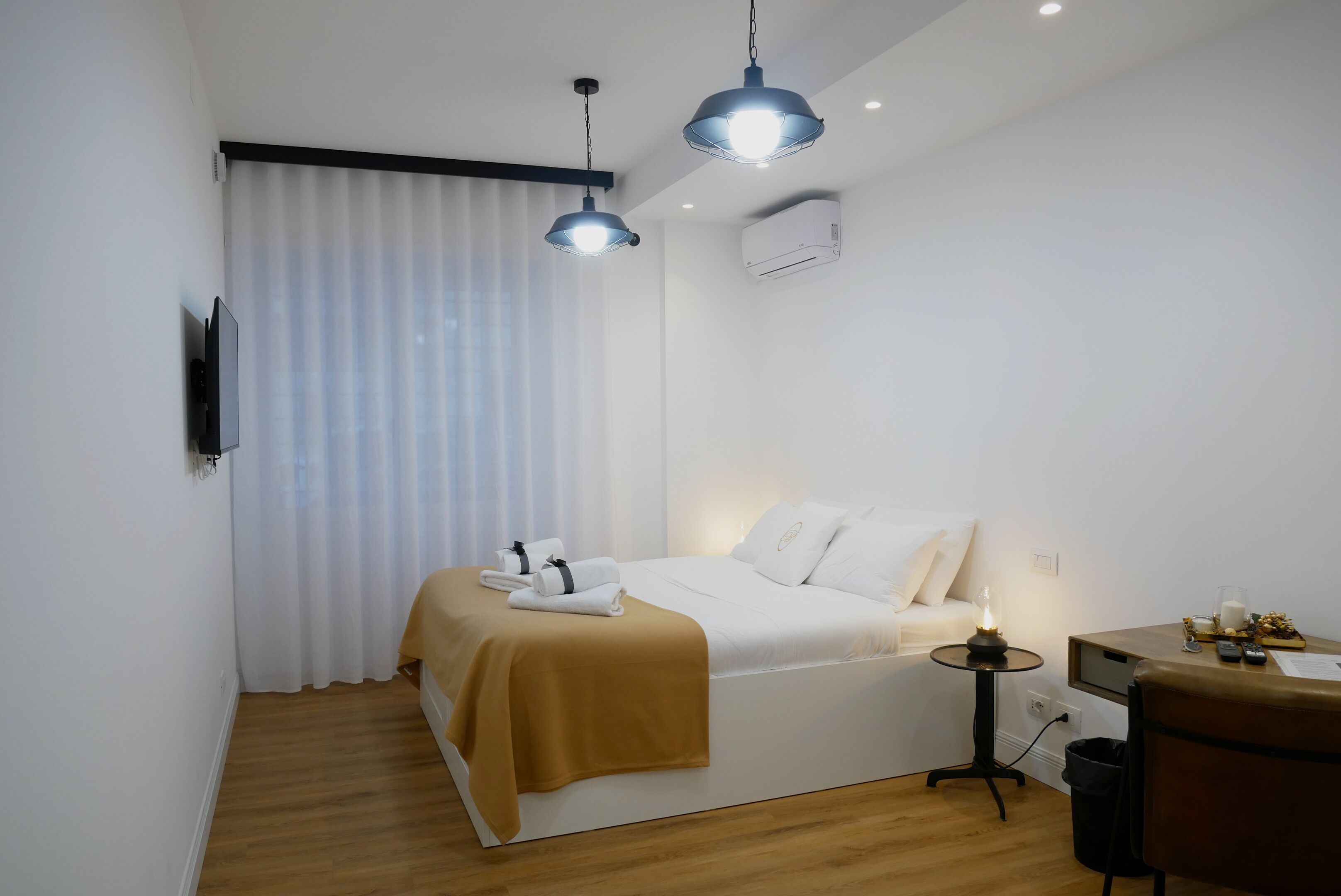 Comfort Double Room | In-room safe, desk, laptop workspace, blackout drapes