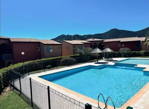 Pool - Bright accommodation with terrace and sea view (Théoule-sur-Mer)