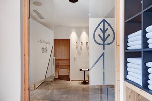 Spa - Room 'Murrer Suite 308' with Mountain View, Shared Garden and Wi-Fi (Sarntal)