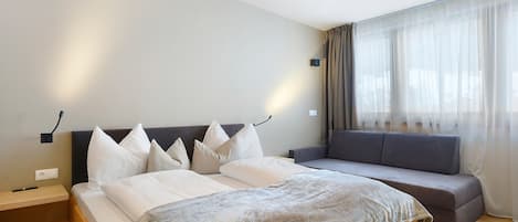 2 bedrooms, WiFi, bed sheets