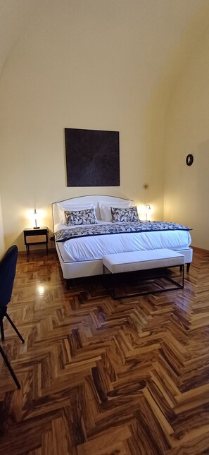 Iron/ironing board, WiFi, bed sheets - Luxury Sea Palazzo with sea view terrace (Trani)