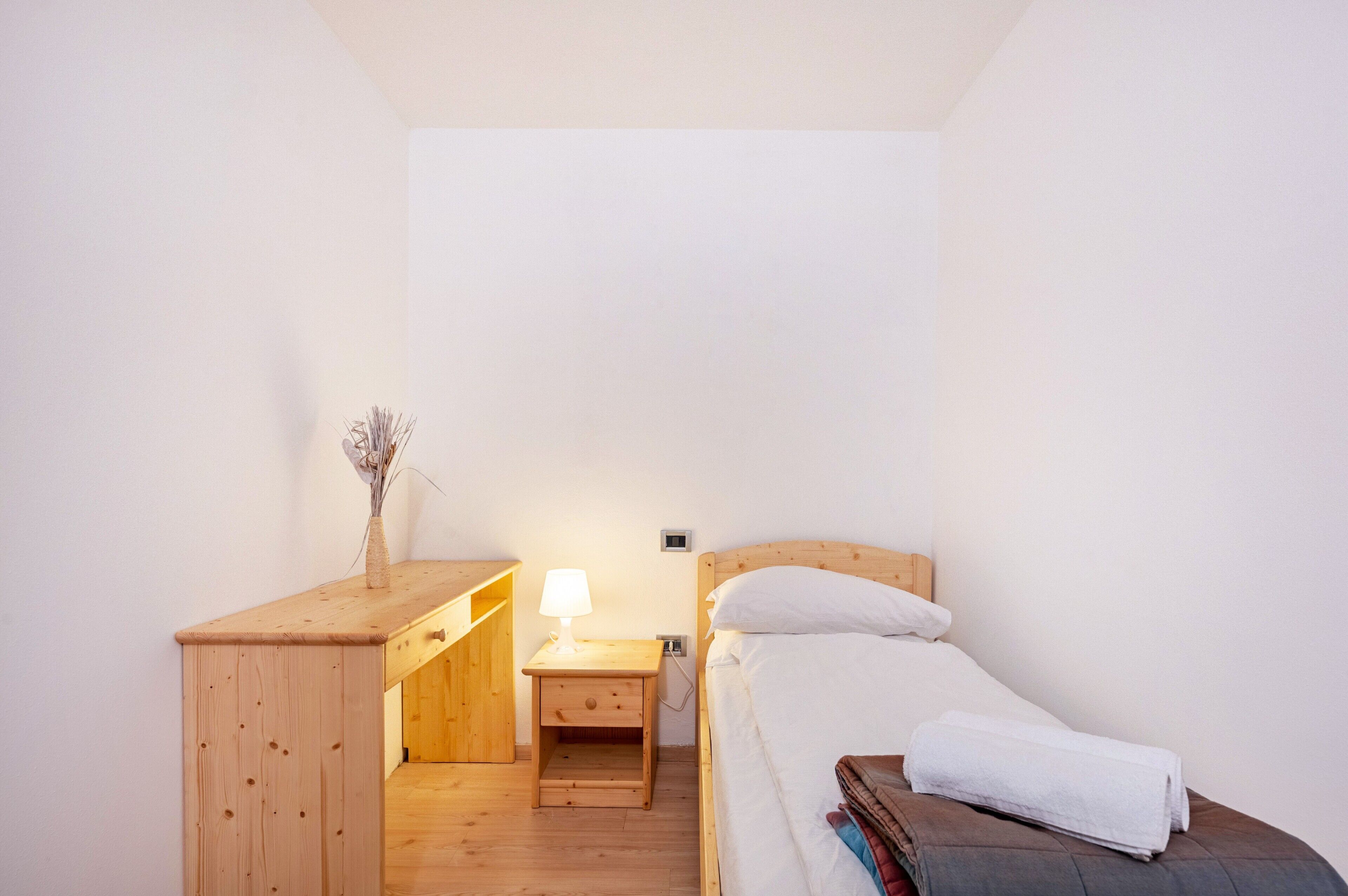 3 bedrooms, desk, iron/ironing board, WiFi