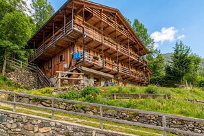 Exterior - Chalet Panorama Rabbi with Mountain Views in Val di Rabbi (San Bernardo)