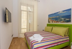 2 dormitorios, tabla de planchar con plancha, wifi y ropa de cama