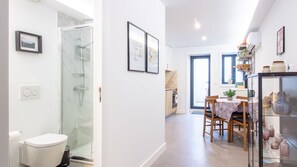Interior - 3BR Villa in Cedofeita w/ AC by LovelyStay (Porto)