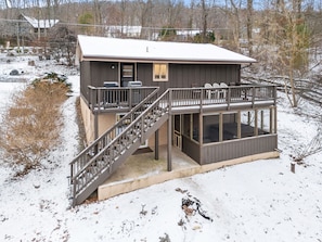 Exterior - Mountain Retreat w/2 Living Spaces, Hot Tub & Deck (Harpers Ferry)