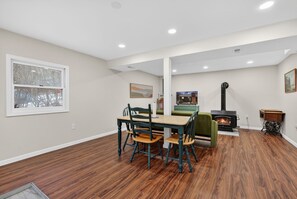 Dining - Mountain Retreat w/2 Living Spaces, Hot Tub & Deck (Harpers Ferry)