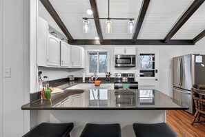 Kühlschrank, Ofen, Herdplatte, Geschirrspüler