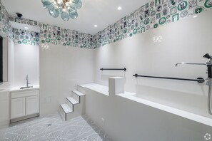 Shower, hair dryer, towels, soap - Corporate apartment with 2 bedrooms and fantastic view of lake and skyline (Chicago)