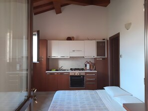 1 bedroom, iron/ironing board, WiFi, bed sheets - Apartment 'Terrazza Sulla Val D'Orcia' with Shared Pool, Private Terrace and Wi-Fi (Radicofani)