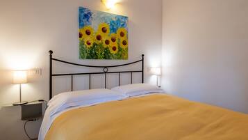 2 chambres, fer et planche à repasser, Wi-Fi, draps fournis