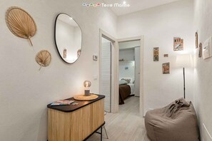 2 bedrooms, iron/ironing board - Discover the charm of the Cinque Terre by staying in our welcoming L'Antica Piazzetta, located in the heart of Monterosso al Mare, one of the most enchanting villages in the Cinque Terre.The house is ideal for families or small groups and features two  (Monterosso)