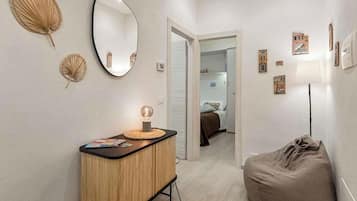 2 Schlafzimmer, Bügeleisen/Bügelbrett