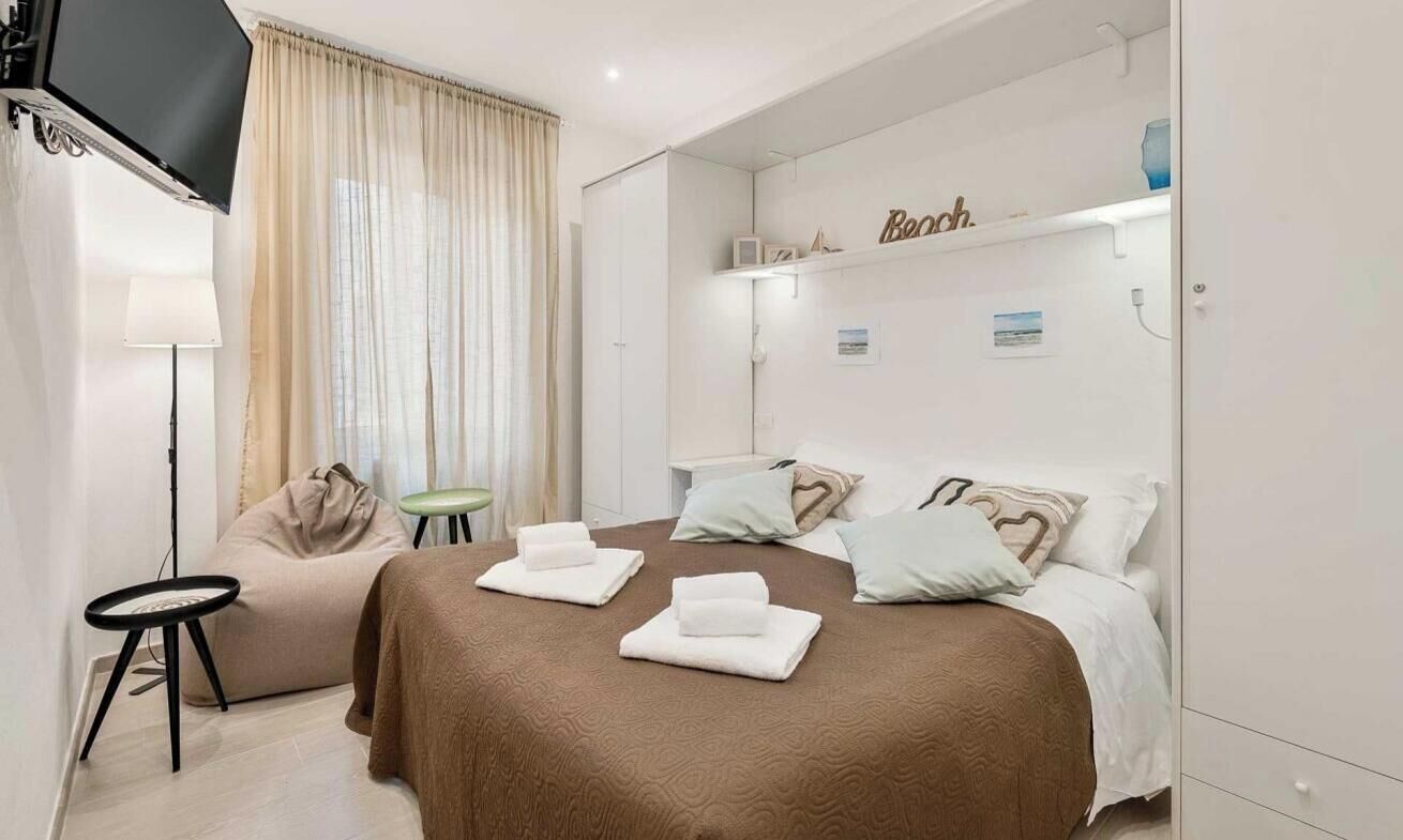 2 Schlafzimmer, Bügeleisen/Bügelbrett