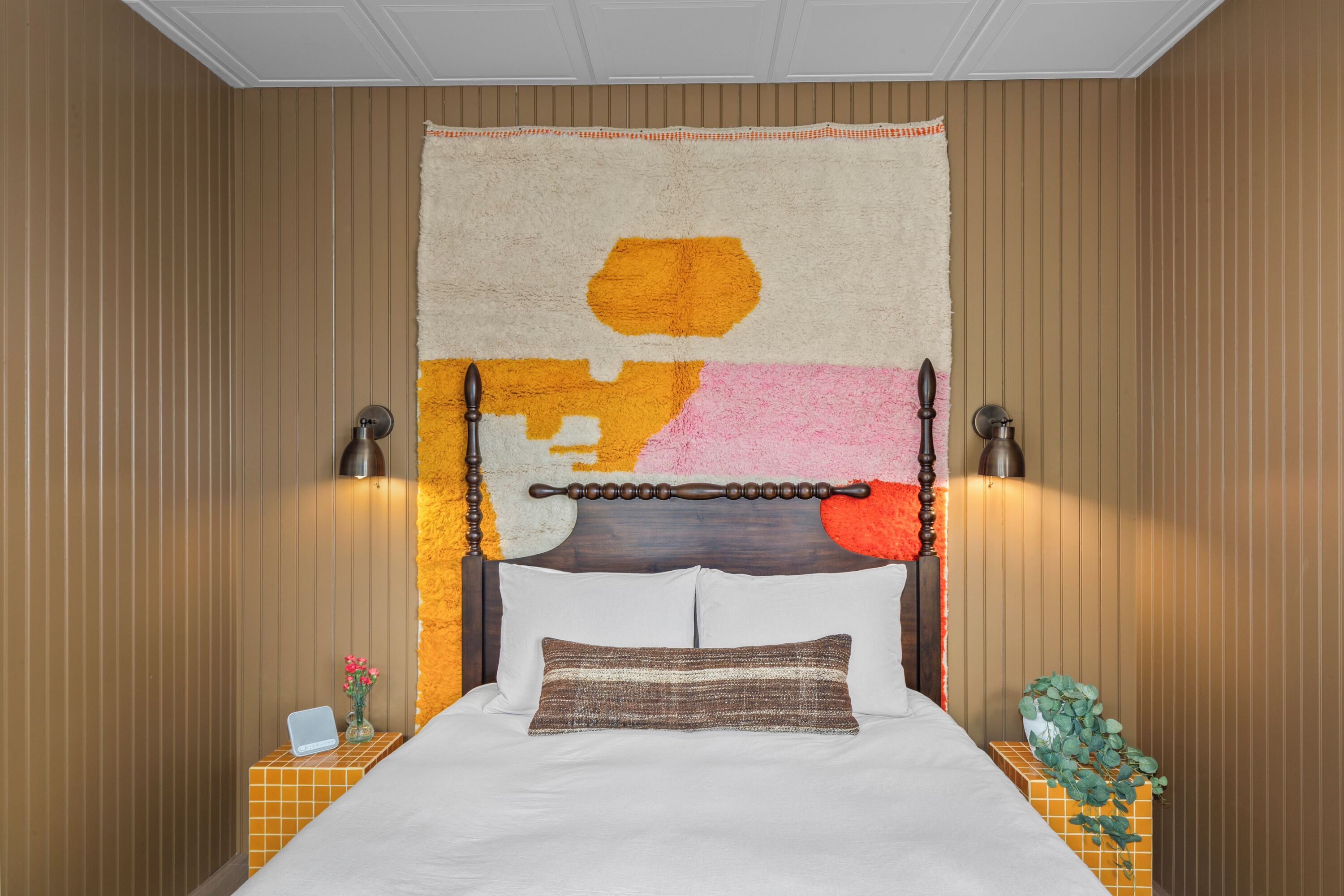 1 bedroom, iron/ironing board, internet, bed sheets