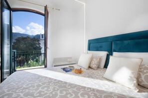 2 bedrooms, iron/ironing board, WiFi, bed sheets - Apartment 'Sorrento Luxury  1' with Balcony, Wi-Fi and Air Conditioning (Sorrento)