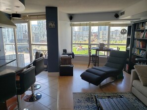 Interior - Large Spacious 1 Bed/2 Bath Right on Waterfront! (Toronto)