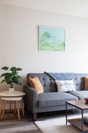 TV - Bright & Modern 2BR, Near UAB & Hospitals (Birmingham)