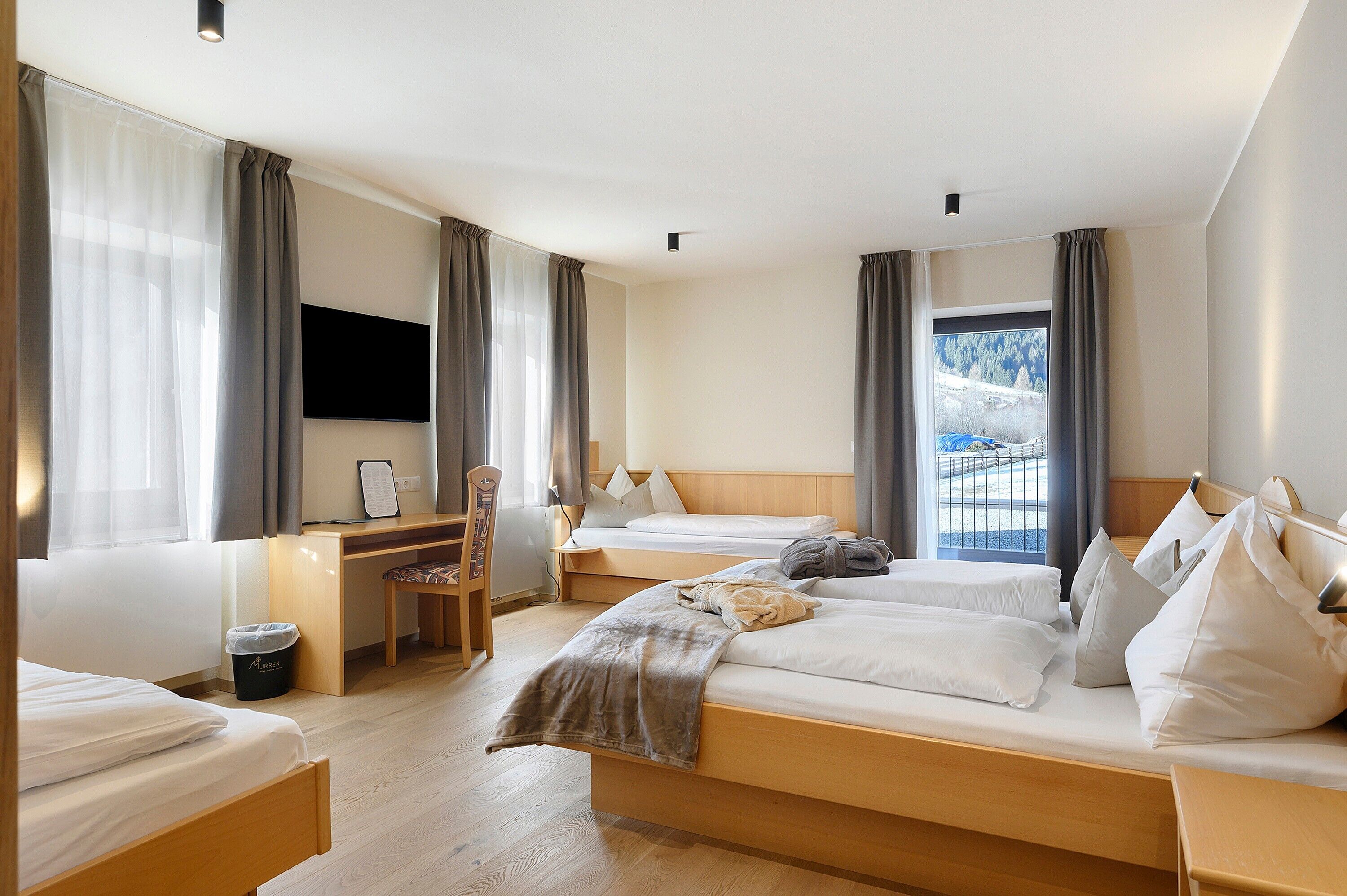 3 bedrooms, WiFi, bed sheets