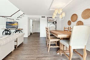 Dining - Shoreline Garden 16 Stunning 3 bedroom (Destin)