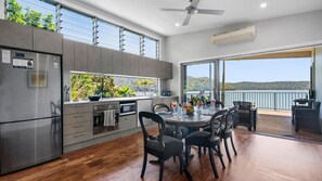 Fridge, microwave, oven, stovetop - Joey's Cottage – set on the Hawkesbury River, water front property (Mooney Mooney)