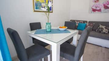 Apartment (One Bedroom Apartment With Terrace An) | Property amenity