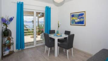 Apartment (One Bedroom Apartment With Terrace An) | Property amenity