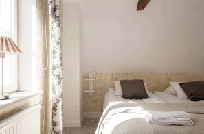 2 bedrooms, desk, iron/ironing board, WiFi - Beautiful 2 bedroom apartment in heart of Visby (Visby)