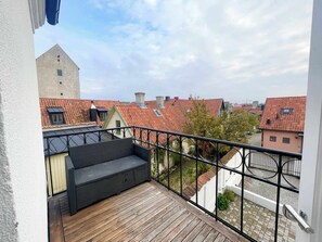Property grounds - Top-Floor Apt with Balcony & Sea View in Visby (Visby)